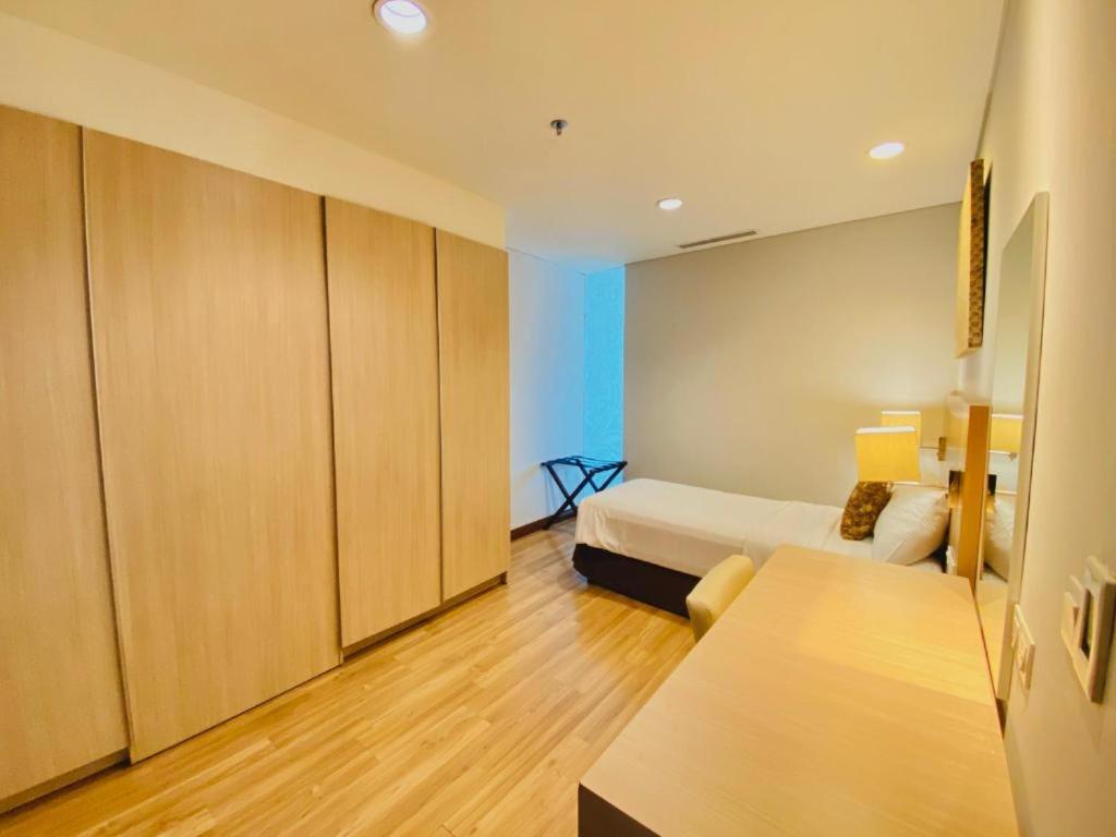 The H Tower Rasuna Suites Kuningan Jakarta By Villaloka Zewnętrze zdjęcie