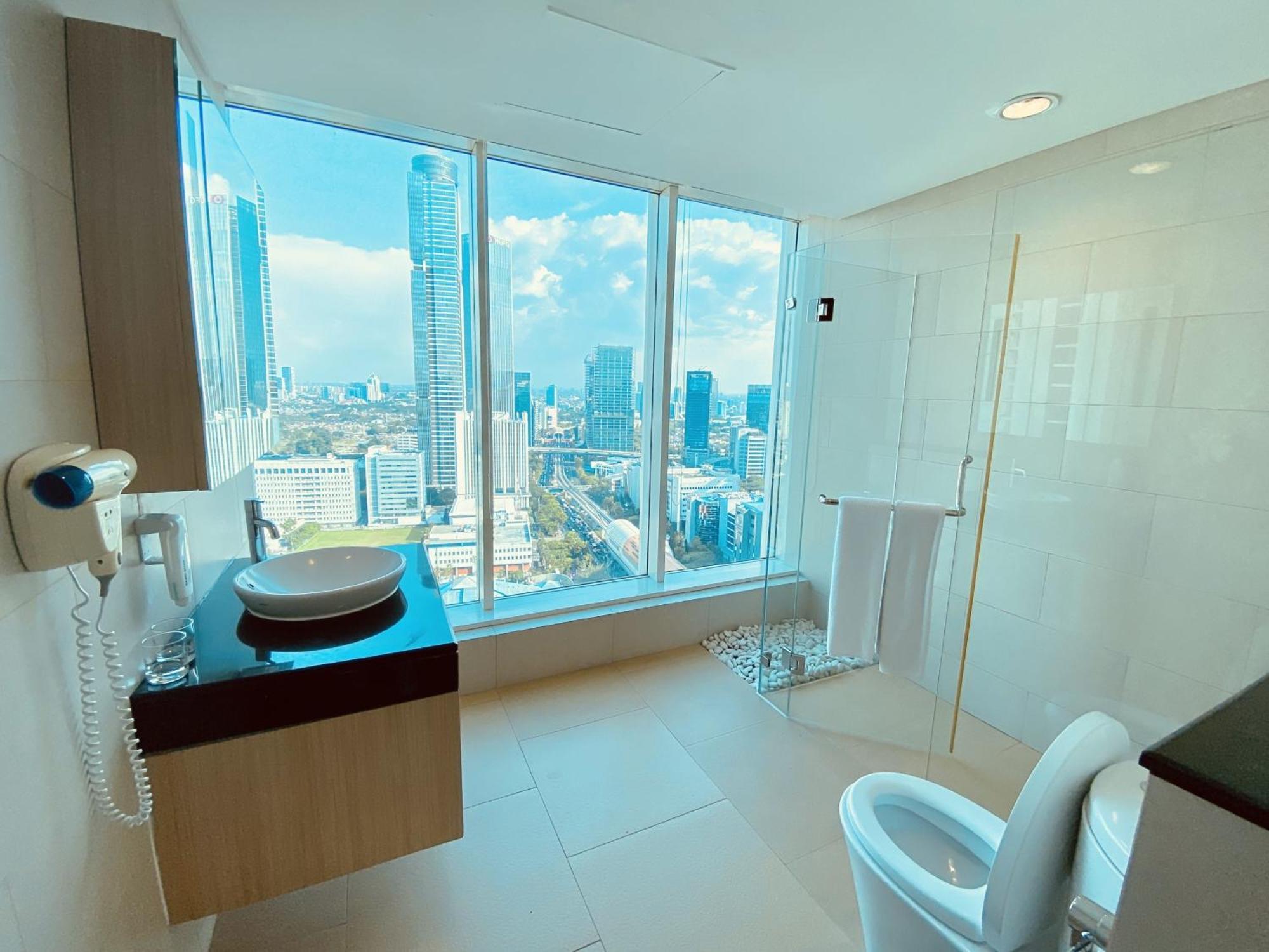 The H Tower Rasuna Suites Kuningan Jakarta By Villaloka Zewnętrze zdjęcie