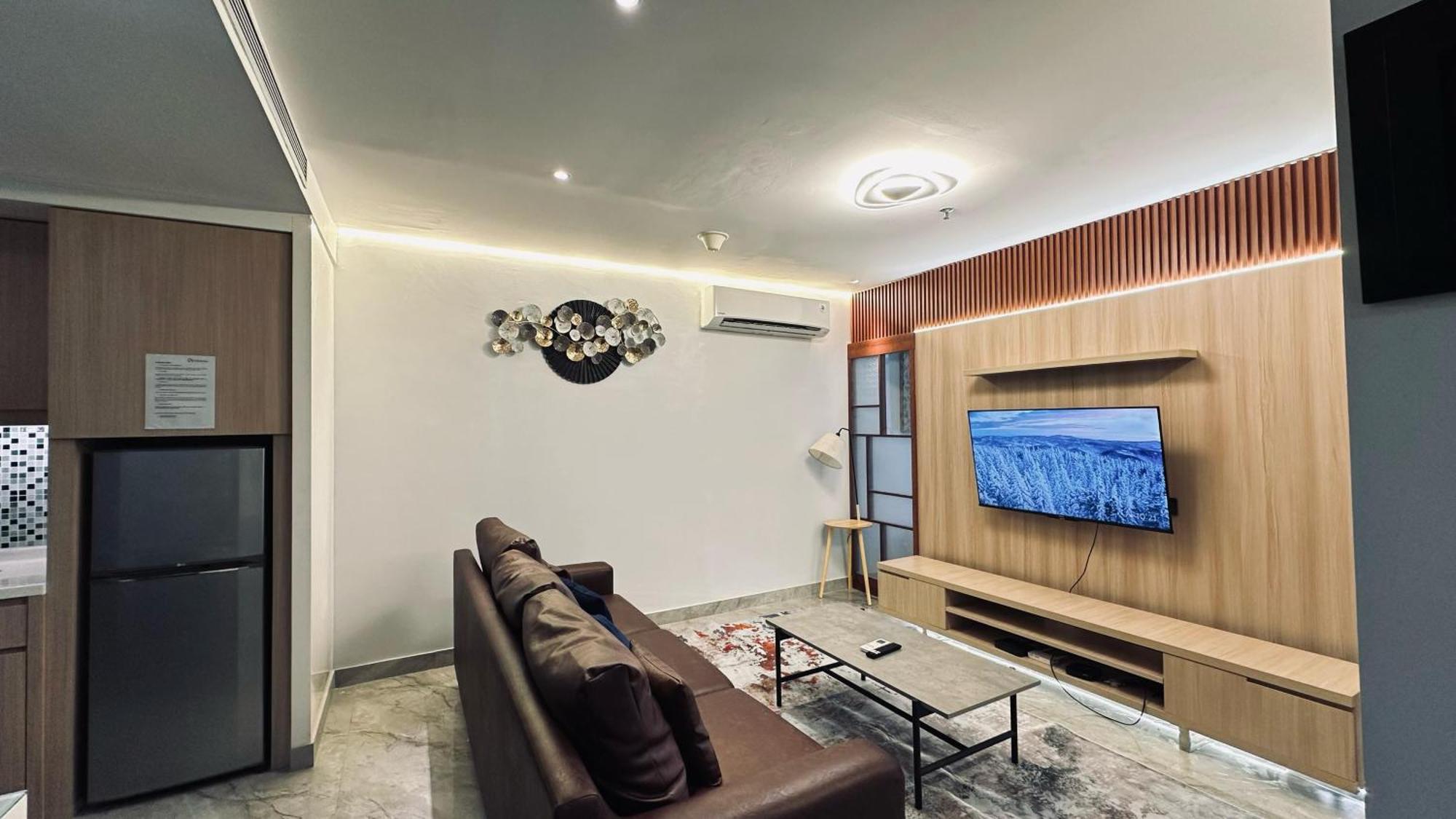 The H Tower Rasuna Suites Kuningan Jakarta By Villaloka Zewnętrze zdjęcie